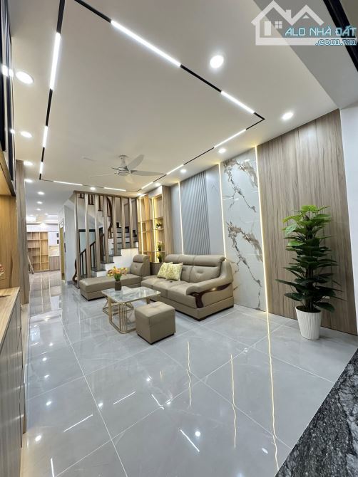 Tôi chính chủ cần bán nhà mới xây 5 tầng, 61m, ở sướng, kinh doanh đỉnh cao, Thịnh Liệt, H - 10