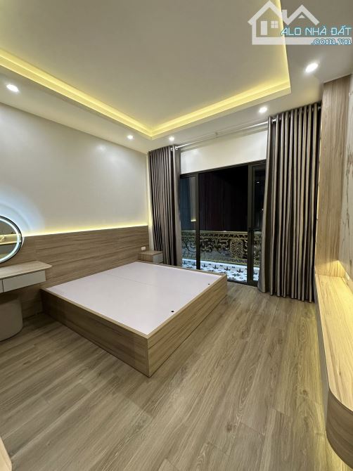 Tôi chính chủ cần bán nhà mới xây 5 tầng, 61m, ở sướng, kinh doanh đỉnh cao, Thịnh Liệt, H - 11