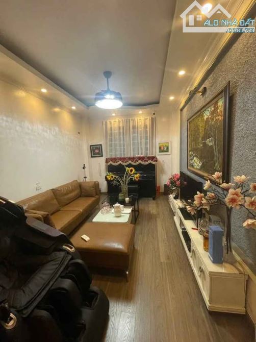 Nhà Phân Lô Đình Thôn – Ô tô đỗ ngay cửa –10 bước ra Phố Lớn – Sổ Nở Hậu. Gía chào 7.x tỷ - 1
