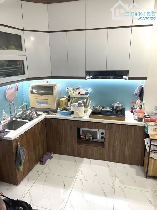 Nhà đẹp ở luôn Cổ Nhuế Bắc Từ Liêm. Sổ vuông 30m, 5 tầng 3 ngủ MT4m1 Giá 6 tỷ - 1