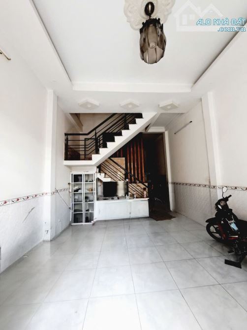 👉 NGANG LỚN ( 4.5x18 ) 80m² - 3TẦNG ĐÚC BTCT - 4PN - HẺM XE HƠI TRÁNH - SỔ A4 - 6.5 TỶ TL - 1