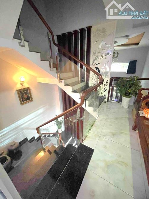 BÁN NHÀ GIÁP TÂN PHÚ - OTO NGỦ TRONG NHÀ - 73M - 5 TẦNG KIÊN CỐ - CHỈ NHỈNH 7 TỶ - 1