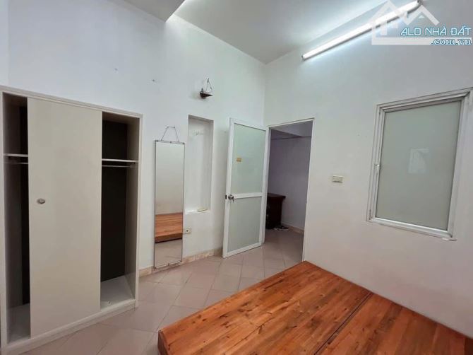 SIÊU PHẨM CÓ 102- LÔ GÓC - GIANG BIÊN 48- 5T-6 NGÙ - MỚI KOONG FULL CÔNG NĂNG - GIÁ 7,9 TỶ - 1