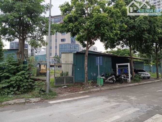 BÁN ĐẤT PHÂN LÔ VỈA HÈ . KHU TỨ HIỆP . ĐẸP NHẤT THANH TRÌ 1359M . MT 34M . Ô TÔ CÁC NGẢ - 1