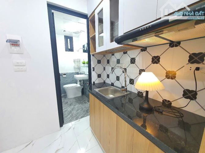 Bán tòa căn hộ dòng tiền phố Pháo Đài Láng, Đống Đa, 7 tầng thang máy 20PKK, 1.3 tỷ/năm - 1