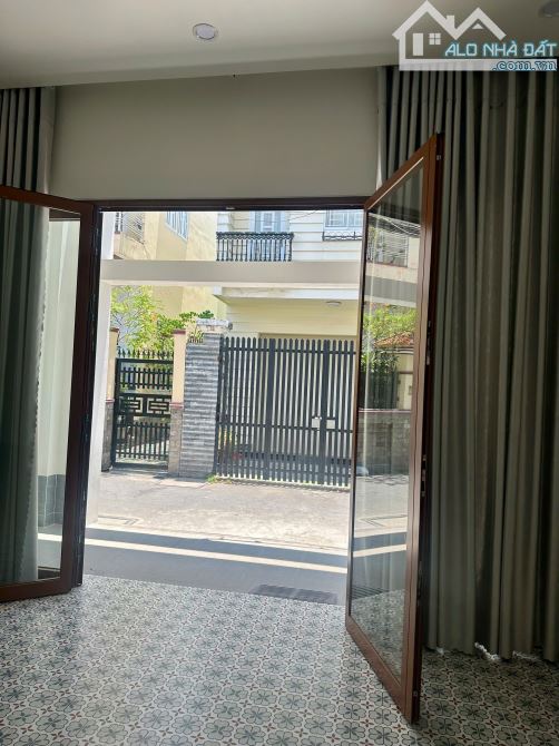 Bán nhà hẻm 50 đường Trần Hoàng Na, DT: 5m x 20m= 99m2, 1 lầu, giá: 5 tỷ - 1