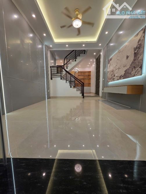 BÁN NHÀ TỰU LIỆT, LINH ĐÀM 40M X 5 TẦNG, Ô TÔ TRÁNH, KINH DOANH SẦM UẤT - 1