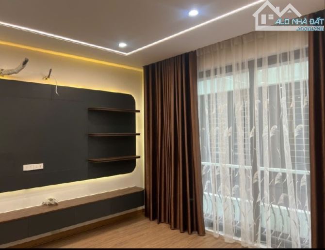 8.8 Tỷ/39 M2 /6 Tầng Thang Máy/4.4 M tiền/ Vũ Đình Tụng. - 1