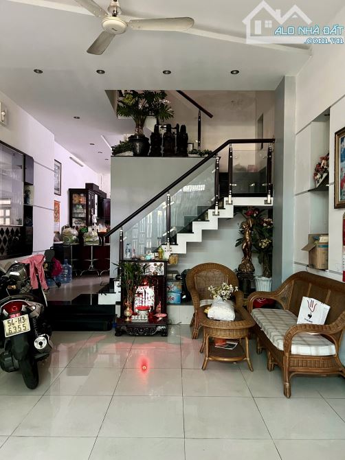 Nhà 4 tấm 5x20 khu TÊN LỬA đối diện công viên - Giá 13,2 tỷ - 1