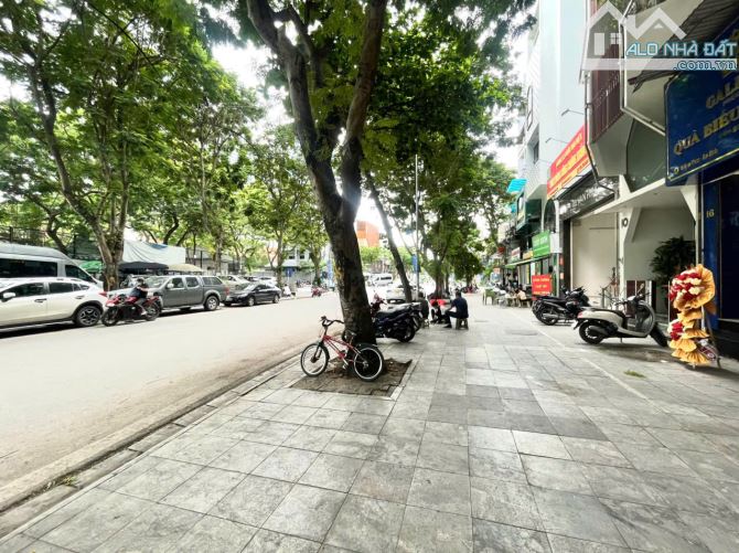 NHÀ MẶT PHỐ LÔ GÓC 35 TỶ 54m 5 TẦNG MT 4,8m VỈA HÈ ĐÁ BÓNG 5 Ô TÔ TRÁNH VẠN PHÚC BA ĐÌNH - 1
