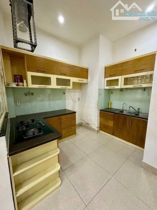 Nhà ngang 5 dài 10 4 tầng đường nguyễn thị tần p2 q8 - 1