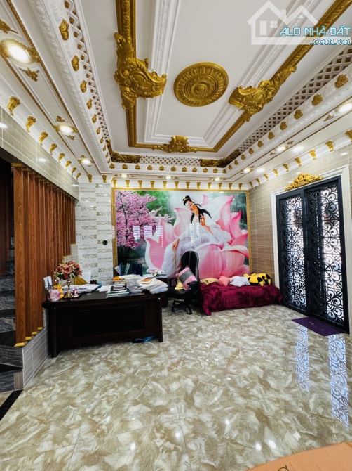 Biệt thự 3 Mặt Tiền Bùi Minh Trực 10 x 12,5 , nội thất cao cấp , có thang máy , 31.999 tỷ - 1
