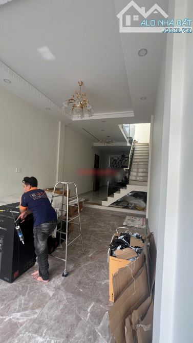 BÁN NHÀ 58m2- MT Phường Tân Định, Quận 1 - Gần Huyền Quang -4mx14.4m -1T 2L 3PN- 18.5 Tỷ. - 1