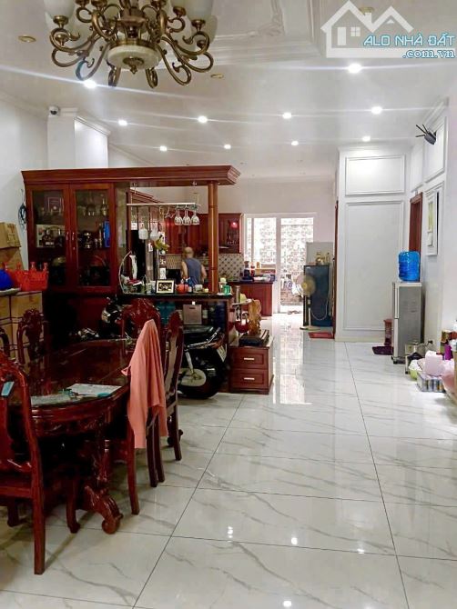 Siêu Biệt Thự đường Ông Ích Khiêm Q11  (7 * 26m) DTCN : 182m2   4 lầu   24,5 tỷ - 1