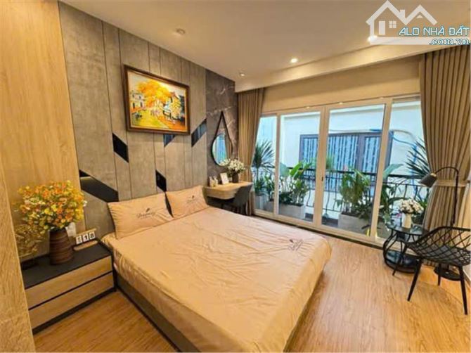 SIÊU BIỆT THỰ PHÁP CỔ CẦU GIẤY VỈA HÈ, MẶT TIỀN RỘNG 8.5M 84M GIÁ CHỈ 27 TỶ - 1