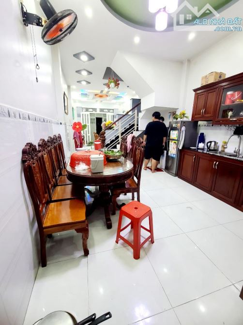 Nhà HXH 4Tầng CỰC ĐẸP Âu Dương Lân Q8 Ngang 4mx15m Sổ Hồng Riêng, Pháp Lý Chuẩn Chỉ 9,5 tỷ - 1