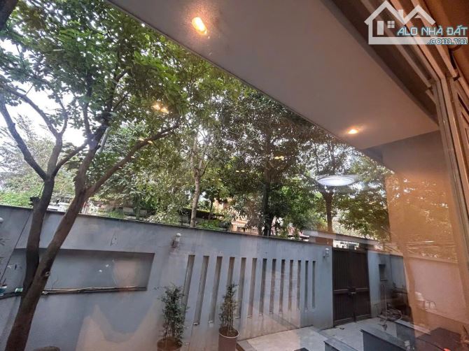 Cho thuê biệt thự KĐT Dịch Vọng – Cầu Giấy, 250m², 4 tầng, MT 15m – 100tr/tháng - 1