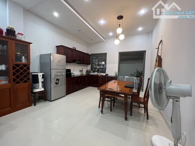 Bán nhà 3 tầng đường Dương Quảng hàm phường 5 quận gò vấp - 1