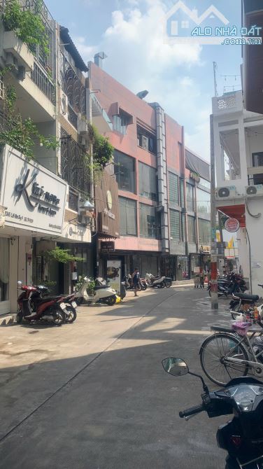 HOT! Bán Gấp Nhà HXH Lê Văn Sỹ, Quận 3: DT 4x16m KC: 3 Tầng. HĐT 32 Triệu/tháng - 1