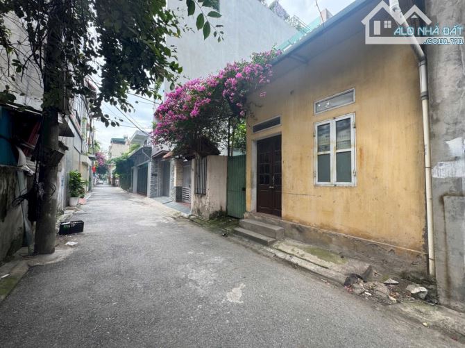 Đất đẹp hiếm đường ô tô tránh giá đầu tư ngõ Phố Giang Biên DT 105m2 . Giá 12.8 tỷ - 1