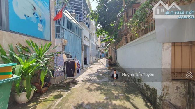 Bán đất tặng nhà nát, 11.3 x14m, cn 120m2, Gpxd hầm trệt lửng 3 lầu + ST, 34 tỷ TL mạnh mẽ - 1