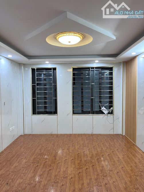 Bán nhà riêng tại phố Bùi Quốc Khái, Tây Nam Linh Đàm, 6,8 tỷ, 42m2, view đẹp, 3PN + 4WC - 1