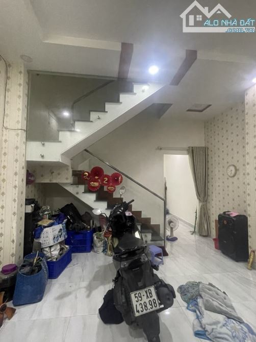 Hiếm rẻ nhà 2 Tầng ô tô ngủ trong  sân  giáp đường  Kha Vạn Cân - 1