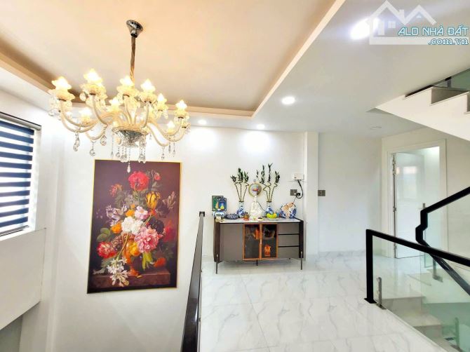 🏡 🚛 XE TẢI VI VU - GIÁP QUẬN 10 - SÁT MT 5 TẦNG  6PN - 2 SÂN THƯỢNG TRƯỚC SAU - 4m x 11m - 1