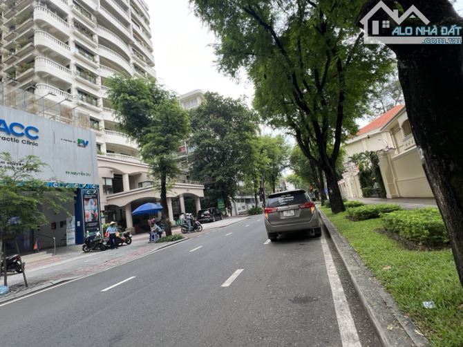 BÁN GẤP NHÀ SIÊU VỊ TRÍ MẶT TIỀN NGUYỄN DU, P BẾN THÀNH, QUẬN 1, DT: 1052M2, 2 TẦNG 600 TỶ