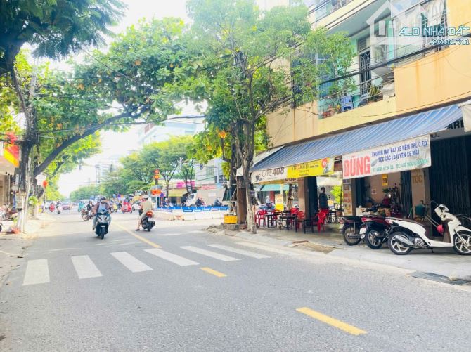 TOÀ CĂN HỘ 3 TẦNG- LÔ GÓC ĐƯỜNG LẠC LONG QUÂN - DIỆN TÍCH KHỦNG HƠN 200M2- NGANG 10M- 21 P - 1