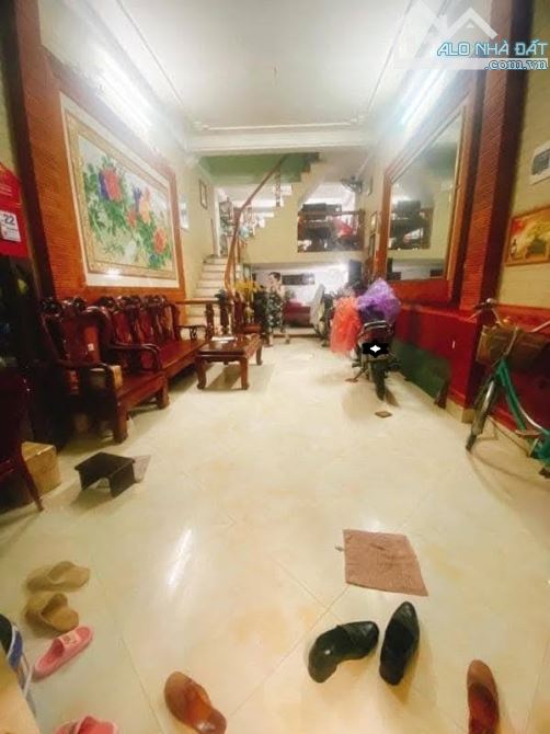 Cần bán gấp Siêu phẩm phân lô quân đội Xuân La 43m2, 5T, ô tô tránh, vỉa hè - 1