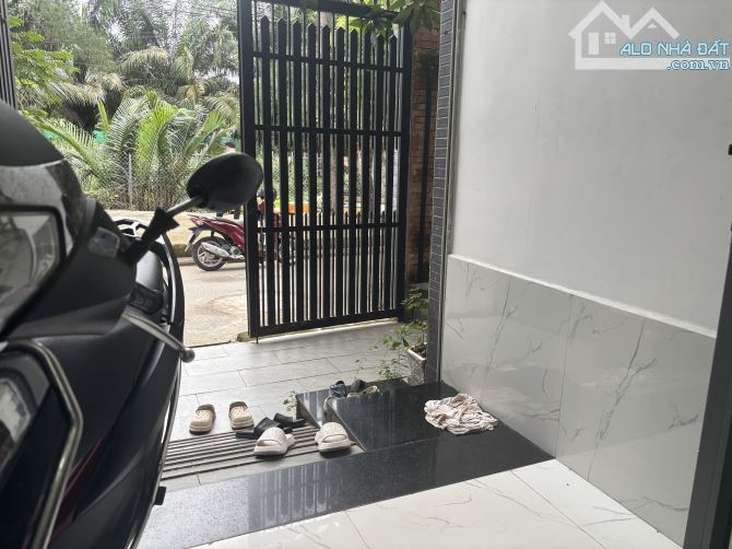 Nhà giá tốt đối diện KĐT Đông Tăng Long, 68m² đất – 110m² sàn – Sổ riêng - giá chỉ 4.35 tỷ - 1