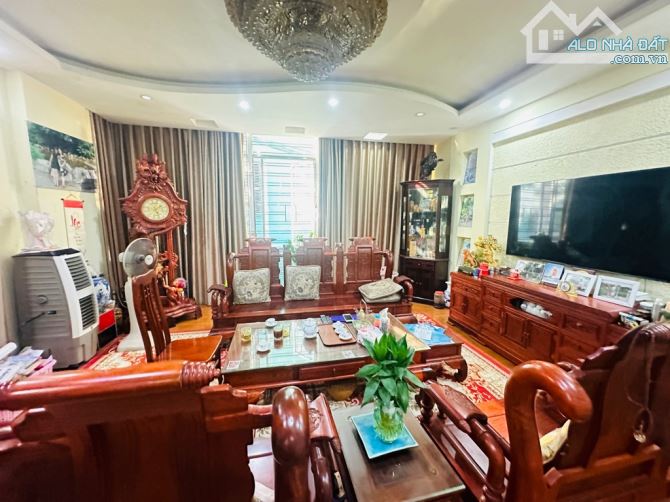 BÁN NHÀ PHỐ PHÁO ĐÀI LÁNG - ĐỐNG ĐA - Ô TÔ CẤT NHÀ - 2 THOÁNG - 50m2 - 15 TỶ - 1