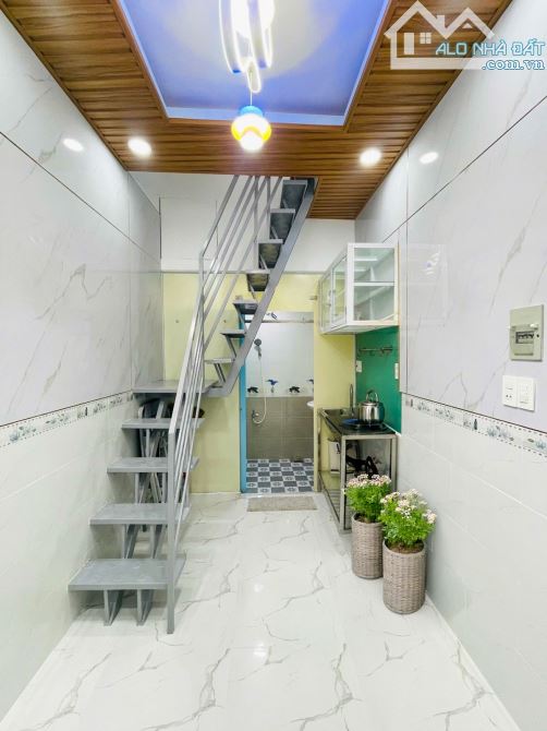 CHỈ 1,85 TỶ NHÀ QUẬN 1 SỔ HỒNG RIÊNG GÓC TRẦN HƯNG ĐẠO & NGUYỄN VĂN CỪ - 1