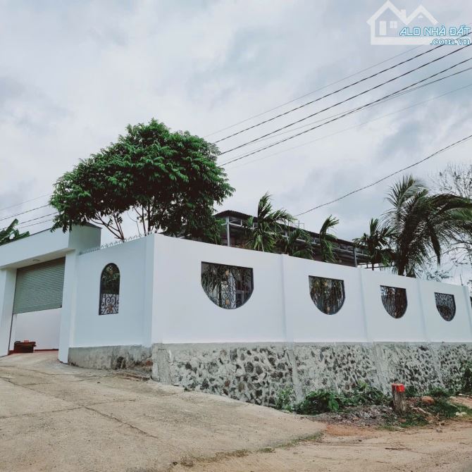 NHÀ BÁN 2 MẶT TIỀN ĐƯỜNG Y WANG CHỦ CẦN BÁN GẤP - Loctran - 12