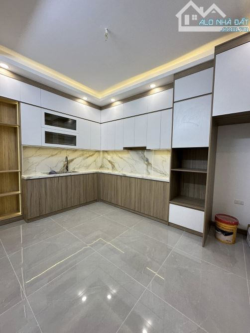 Tôi chính chủ cần bán nhà mới xây 5 tầng, 61m, ở sướng, kinh doanh đỉnh cao, Thịnh Liệt, H - 13
