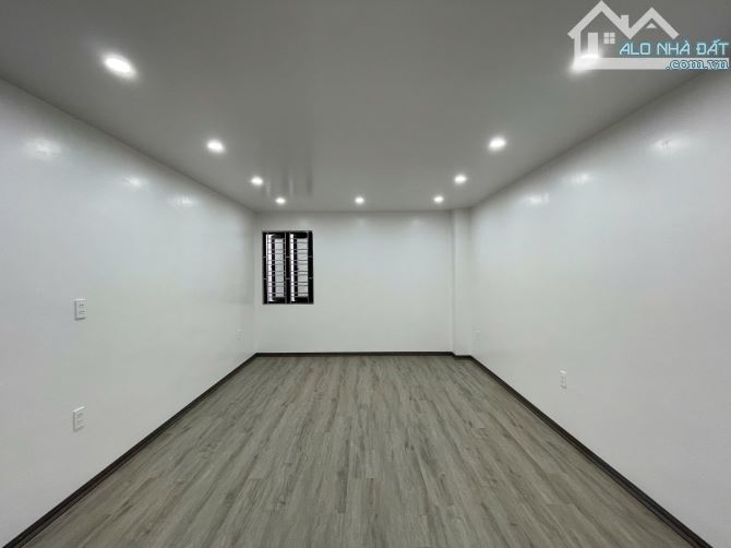 Nhà 4 tầng độc lập khu phân lô Ngô Gia Tự ngã 3 Văn Cao - 75m2 - Tây TT -8,5 tỷ thoả thuận - 15