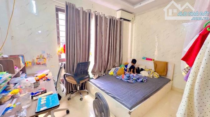 NHÀ ĐẸP THOÁNG GẦN PHỐ NGỌC HỒI – 41M – 5 TẦNG – MT 4M – GIÁ 6,75 TỶ - 2