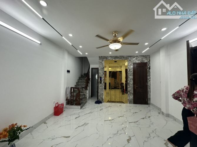 Bán nhà riêng tại Trần Duy Hưng, nhà 6 tầng ngõ ô tô qua - 2