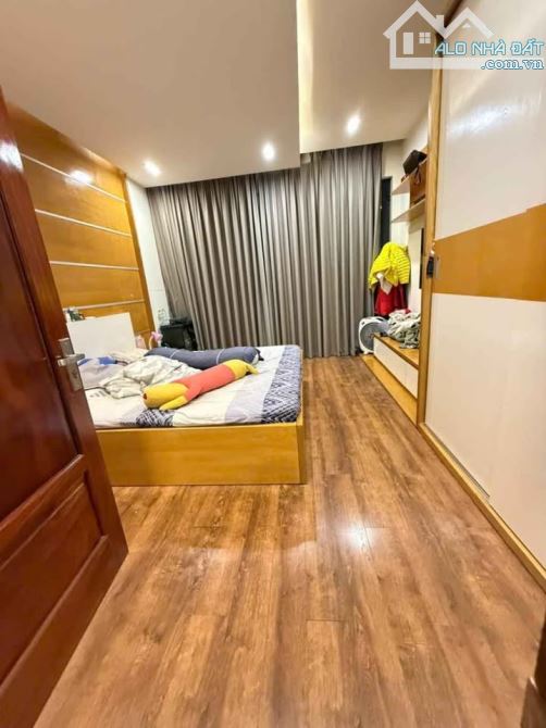 Nhà Phân Lô Đình Thôn – Ô tô đỗ ngay cửa –10 bước ra Phố Lớn – Sổ Nở Hậu. Gía chào 7.x tỷ - 2