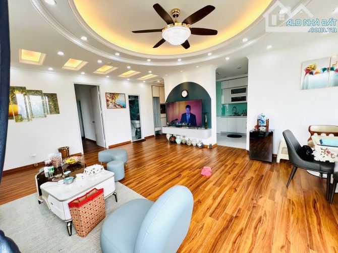 Căn CC siêu đẹp Nguyễn Chí Thanh Đống Đa. Sổ 105m, 3 ngủ 2WC Giá 8 tỷ - 2