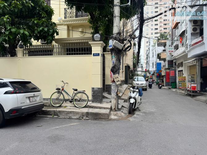 Bán biệt thự siêu rẻ góc 2 MT Nguyễn Gia Trí Q.Bình Thạnh - 9x21m - Hầm 5 tầng giá 36 tỷ. - 2