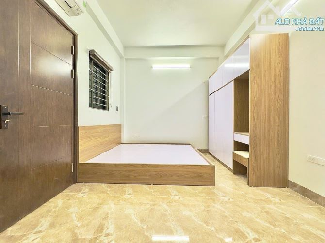 Bán tòa CHDV Hoàng Ngân, 80m2x7T, 16PKK, PCCC, 3 gác đỗ cửa, 50m ra phố ô tô tránh, DT 90t - 2