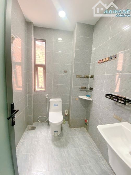 Bán nhà MTKD ngay Nguyễn Sơn quận Tân Phú 5 x 10-3 tang chỉ 6.7 ty tl - 2