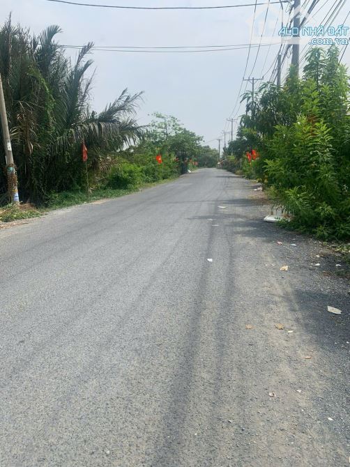 Bán 102 m2 lô đất gần CẦU ÔNG THÌN giá 2,8 tỷ - 2