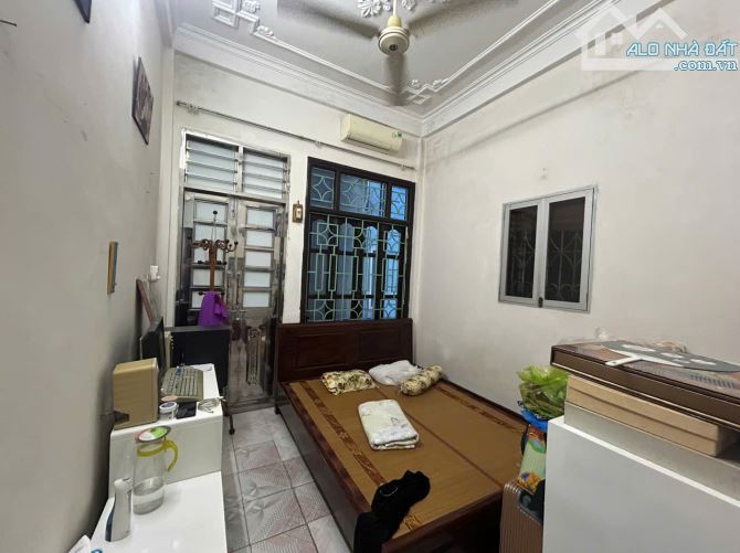 BÁN NHÀ ĐƯỜNG HÀO NAM. 30M2 - 4 TẦNG. LÔ GÓC. GẦN ĐƯỜNG Ô TÔ, GIÁ 6.1 TỶ. - 2