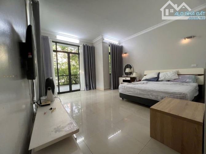 Cho thuê Biệt thự dt 210m², 46 triệu, 10PN, 6WC tại Trần Thái Tông, Cầu Giấy, oto vào nhà. - 2
