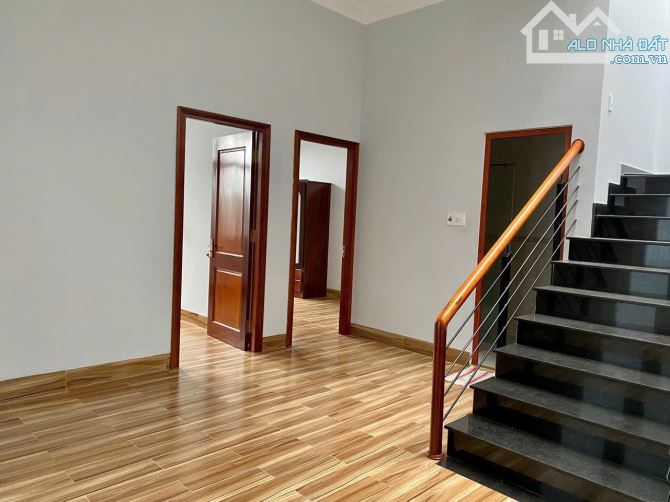 Bán nhà 429m2 mặt tiền đường Nguyễn Công Trứ p2 Tp Bảo Lộc - 2