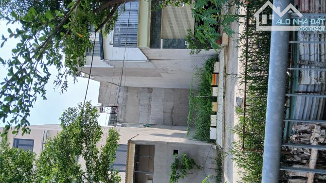Lô đất đẹp - mặt tiền nhánh - Thạnh Xuân 25 - view bờ kênh - 95m2 - giá 5,5 tỷ - 2
