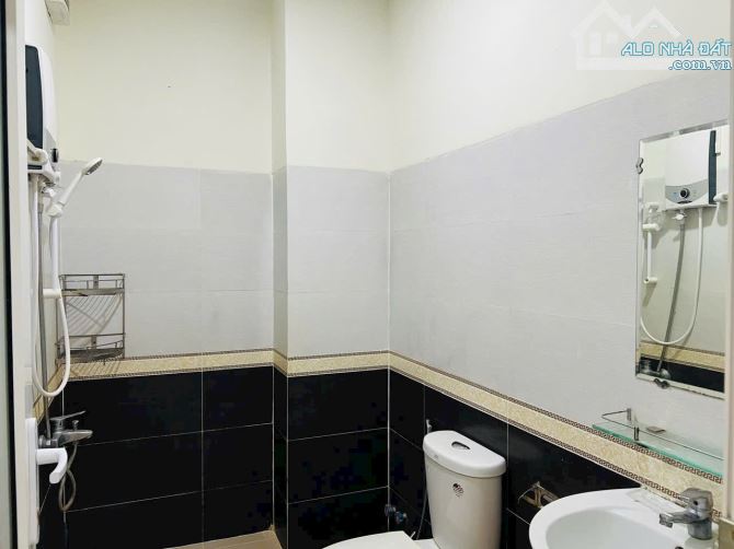 CHO THUÊ NHÀ 3 TẦNG ĐẦY ĐỦ NỘI THẤT KHU CÓ BẢO VỆ VEN TRỤC LÊ THÁNH TÔN CÁCH VINCOM 700m - 2